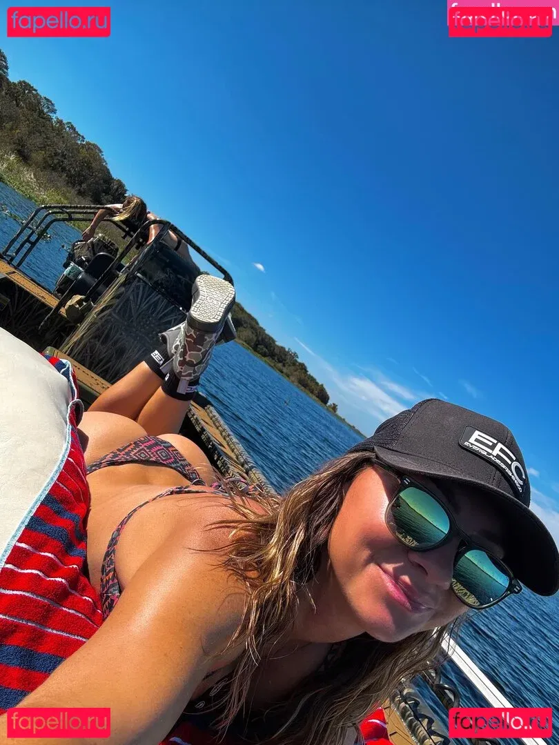 Huntress Jen Onlyfans Photo Gallery 