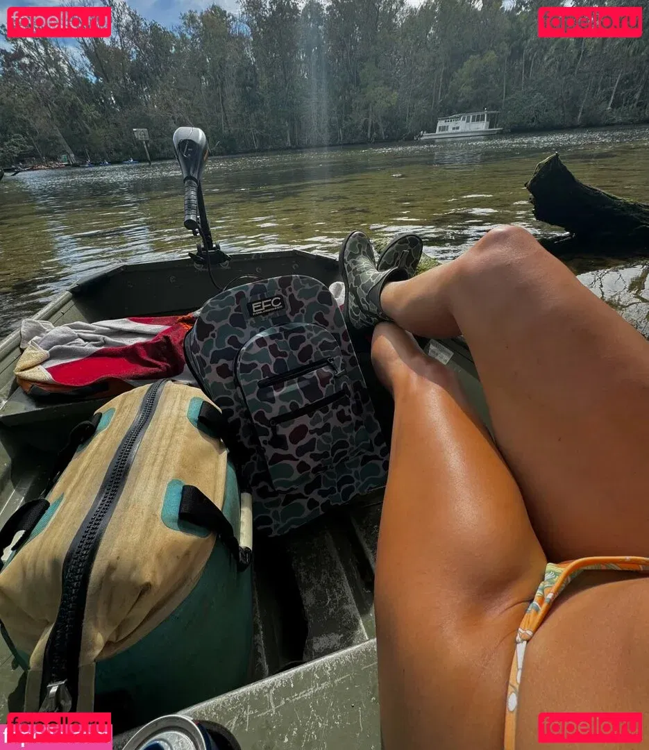 Huntress Jen Onlyfans Photo Gallery 