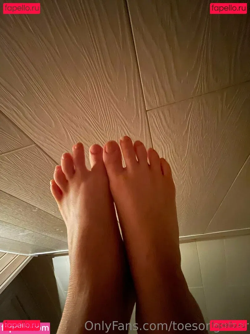 toesonglitter Onlyfans Photo Gallery 