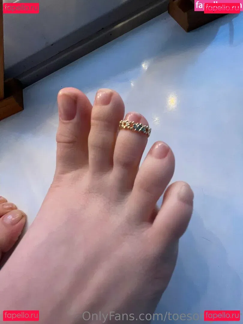 toesonglitter Onlyfans Photo Gallery 
