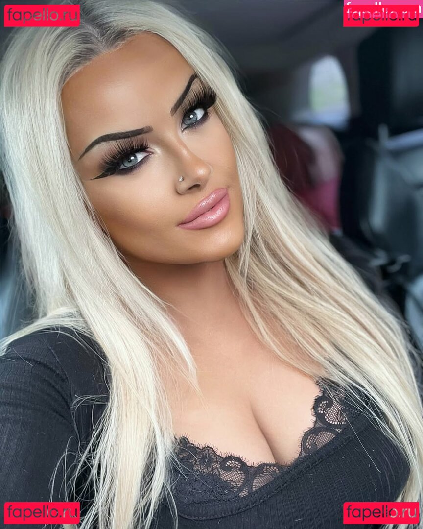Megan Diamond Onlyfans Photo Gallery 