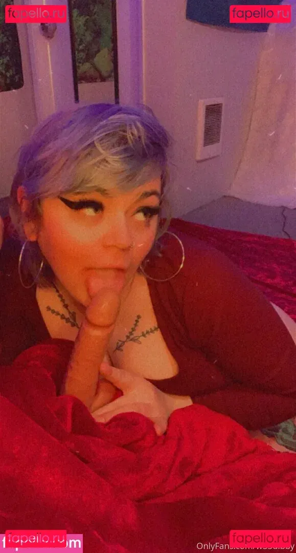 w33d.bby Onlyfans Photo Gallery 