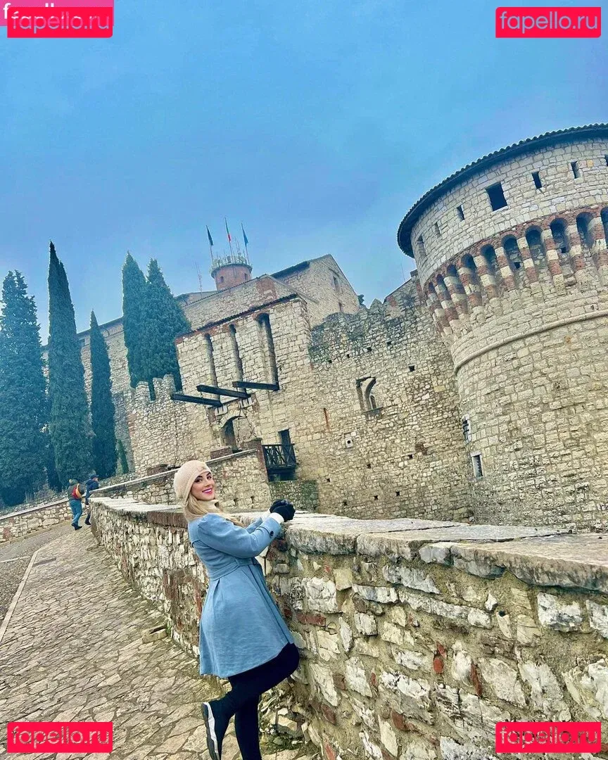 Elloah Guedes Onlyfans Photo Gallery 