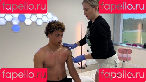 Mondragon Chiropractic Onlyfans Photo Gallery 