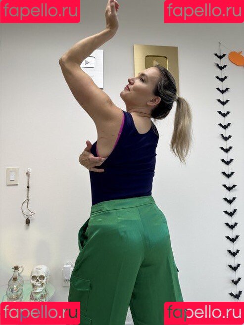 Mondragon Chiropractic Onlyfans Photo Gallery 