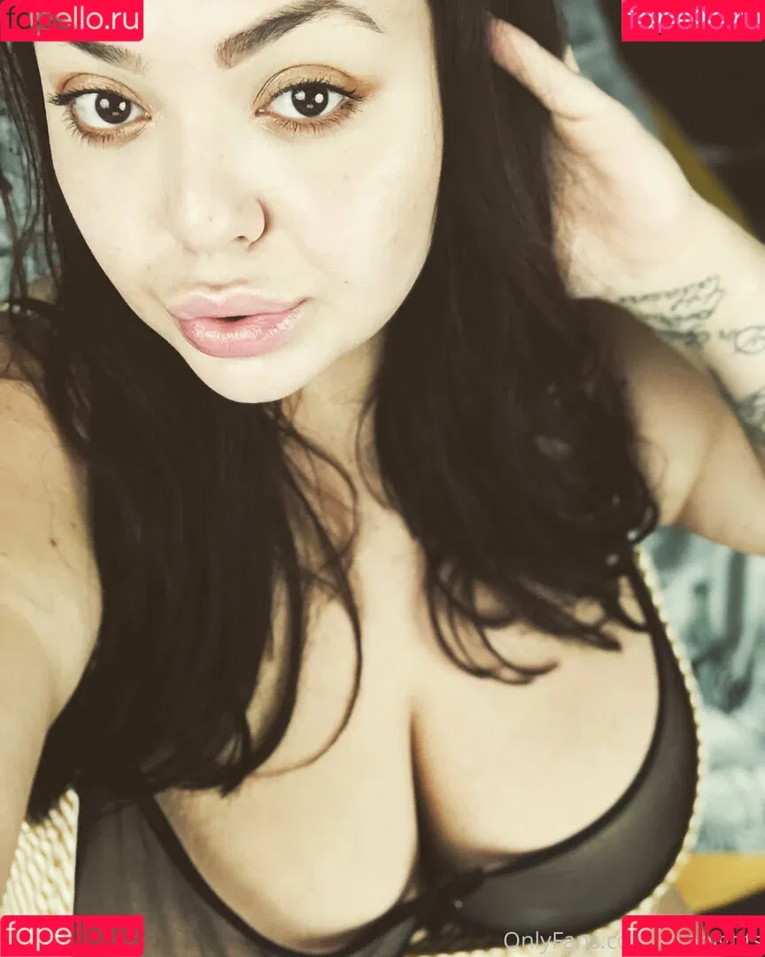 Miabigtits Onlyfans Photo Gallery 