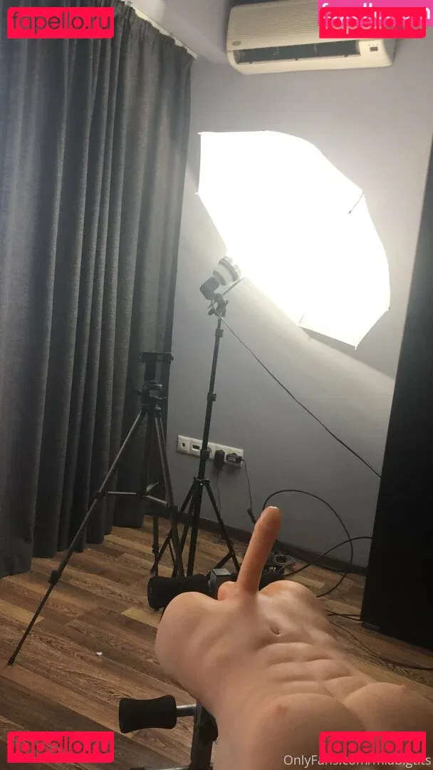 Miabigtits Onlyfans Photo Gallery 