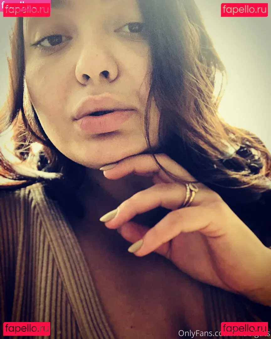 Miabigtits Onlyfans Photo Gallery 