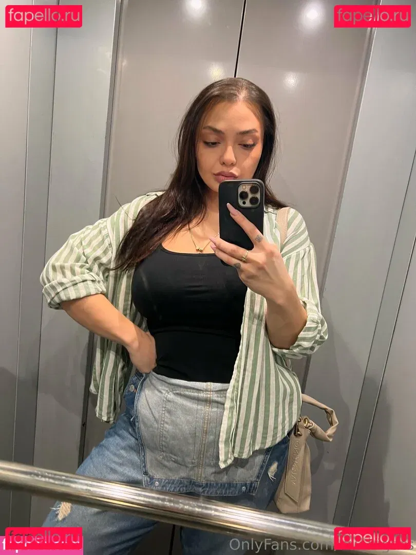 Miabigtits Onlyfans Photo Gallery 