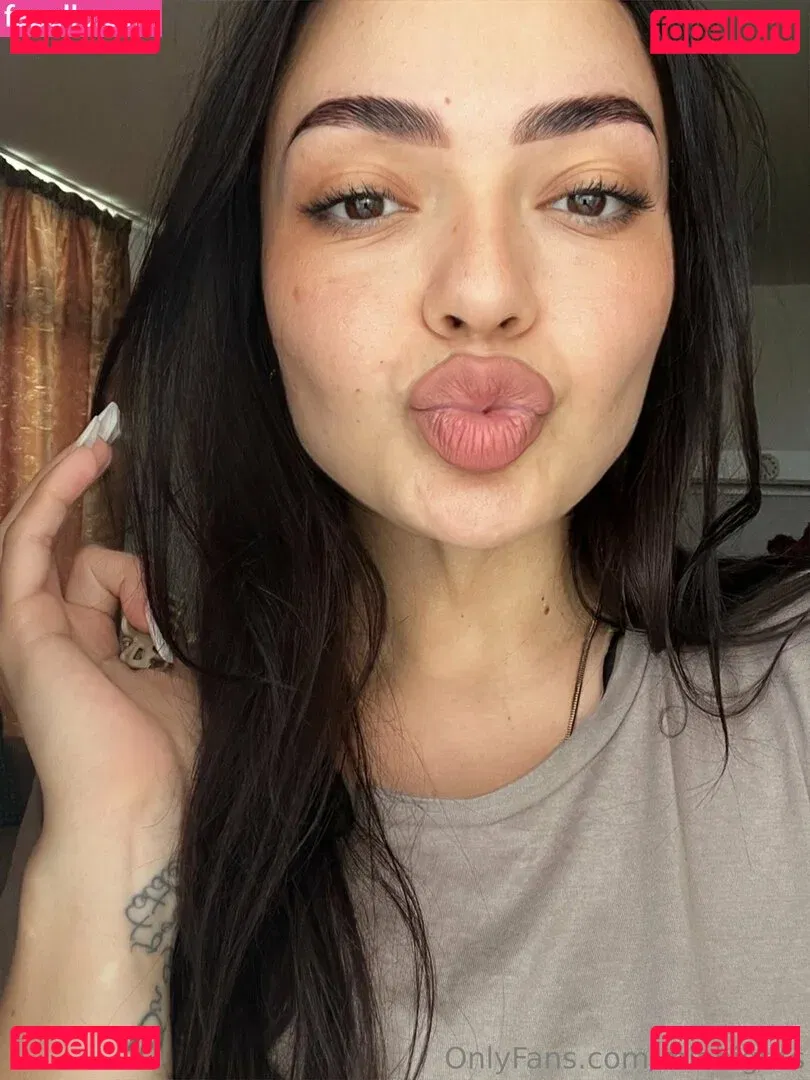 Miabigtits Onlyfans Photo Gallery 