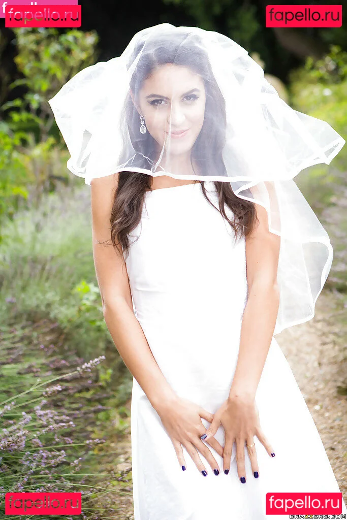 Carolina Abril Onlyfans Photo Gallery 