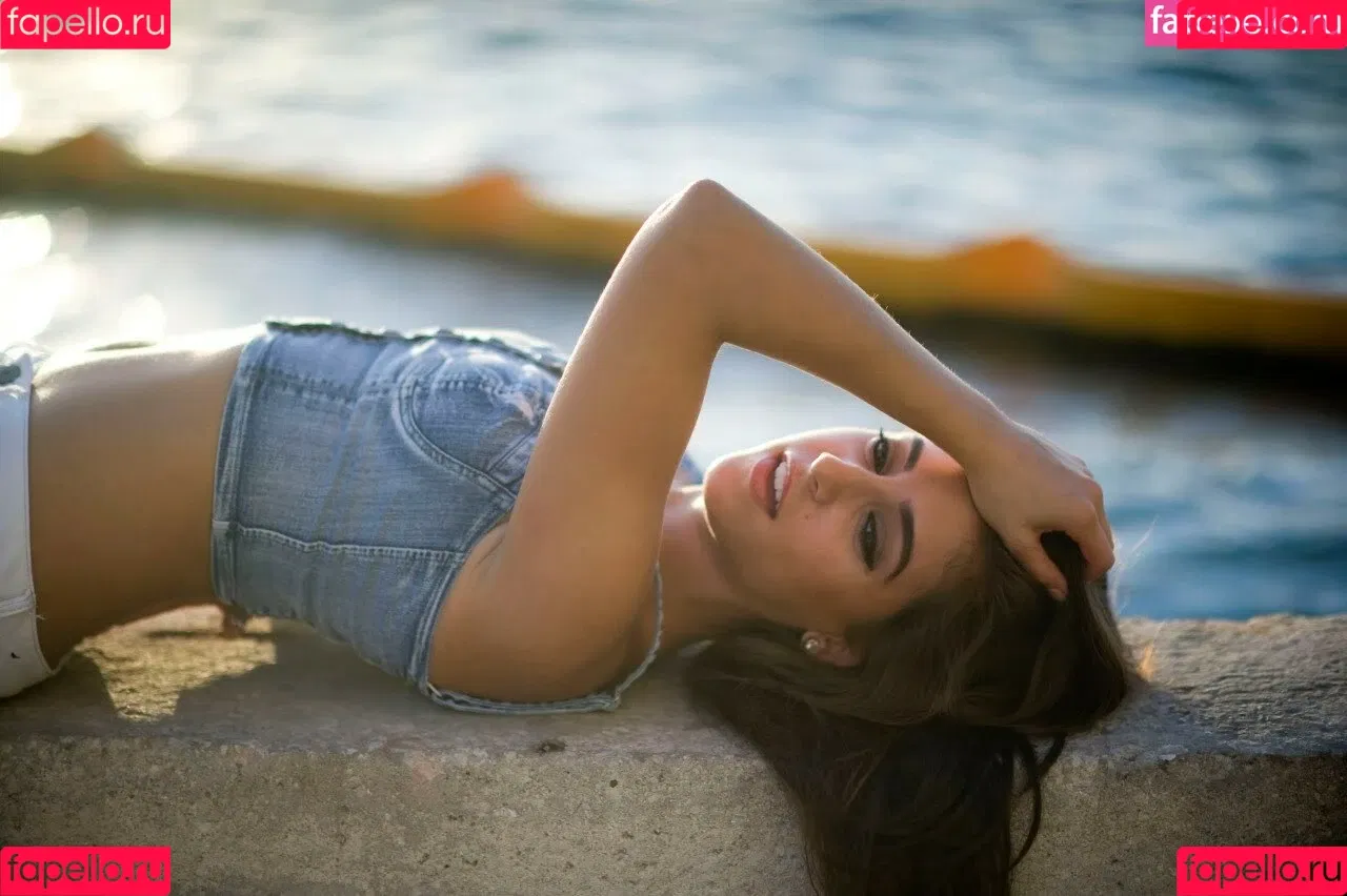 Andrea Helfrich Onlyfans Photo Gallery 