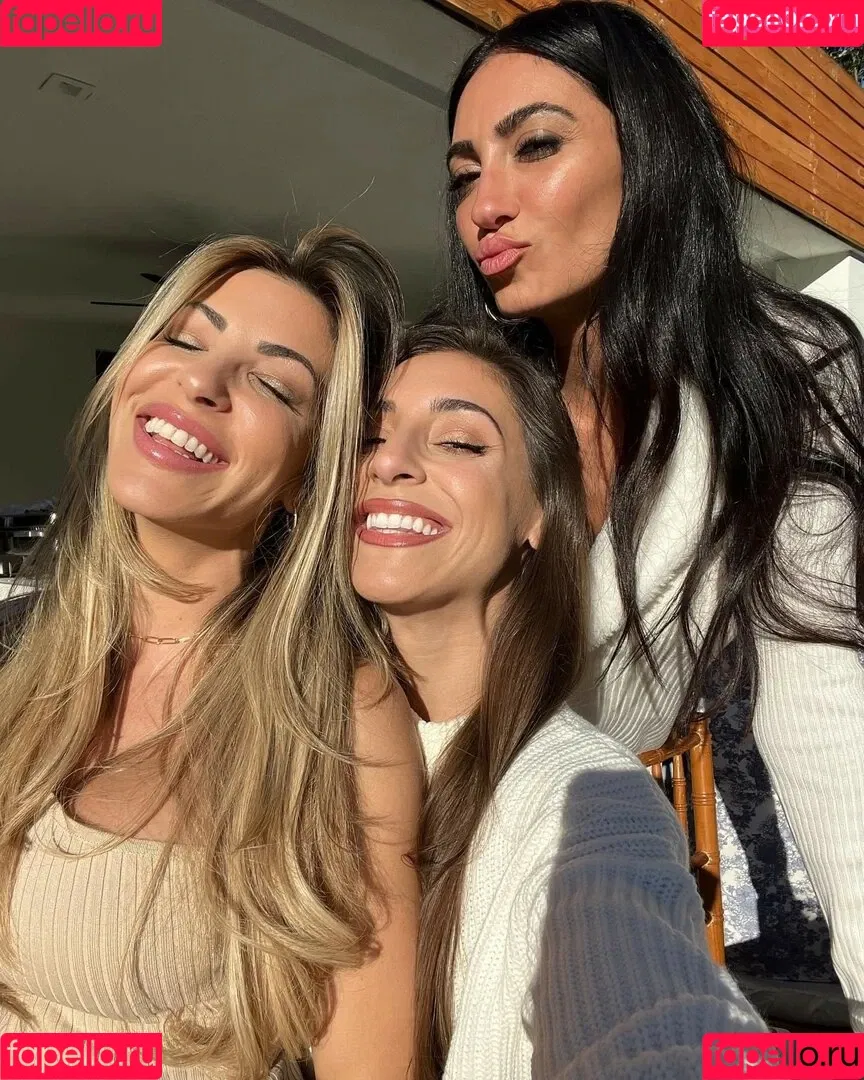 Andrea Helfrich Onlyfans Photo Gallery 