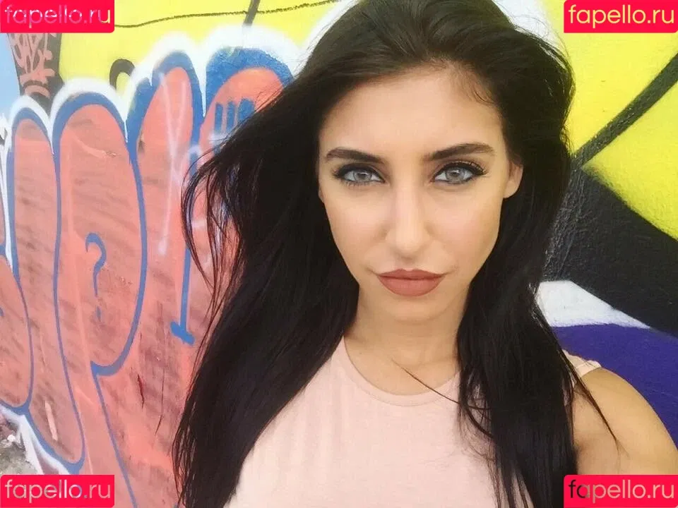 Andrea Helfrich Onlyfans Photo Gallery 