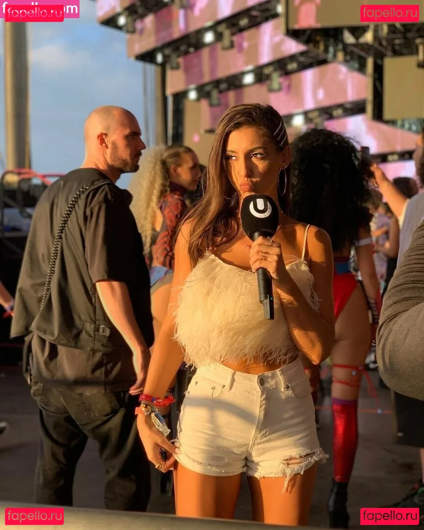 Andrea Helfrich Onlyfans Photo Gallery 