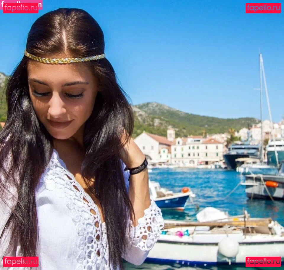 Andrea Helfrich Onlyfans Photo Gallery 