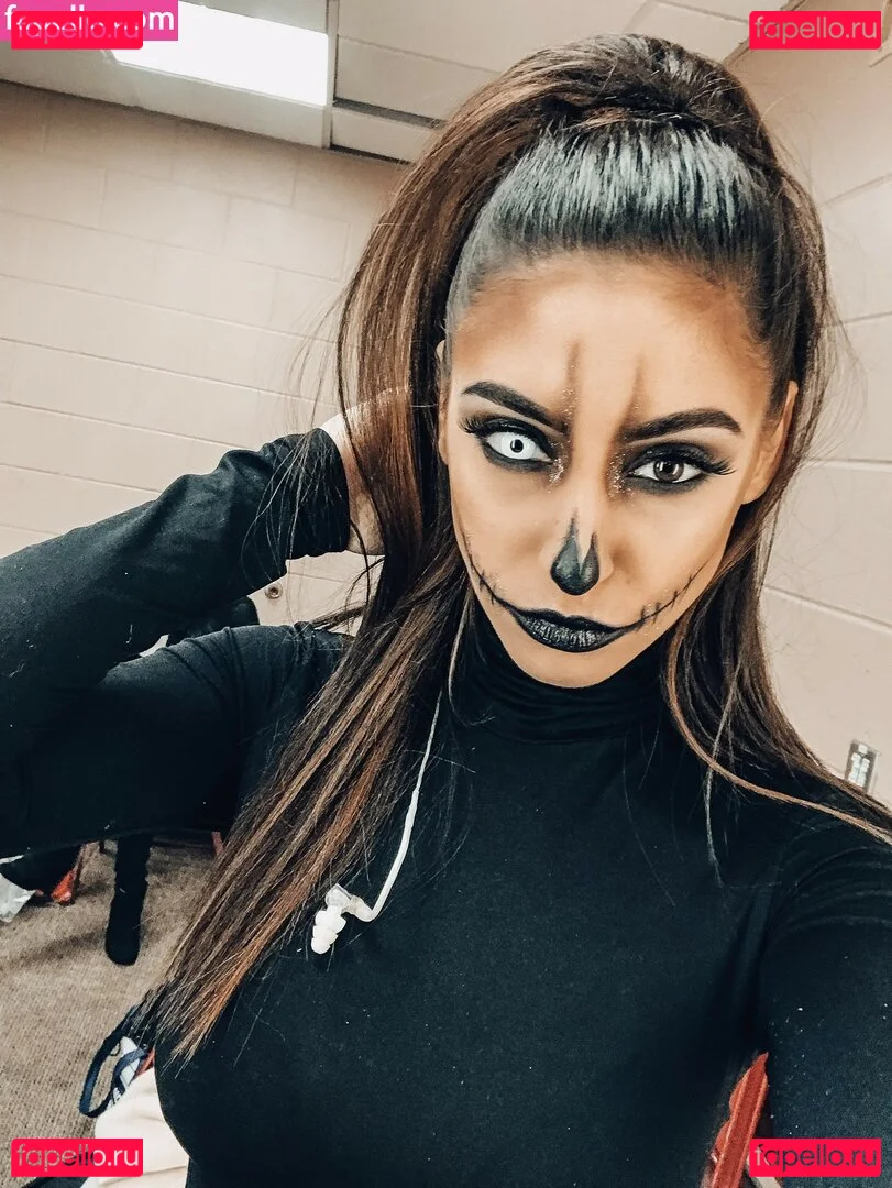 Andrea Helfrich Onlyfans Photo Gallery 