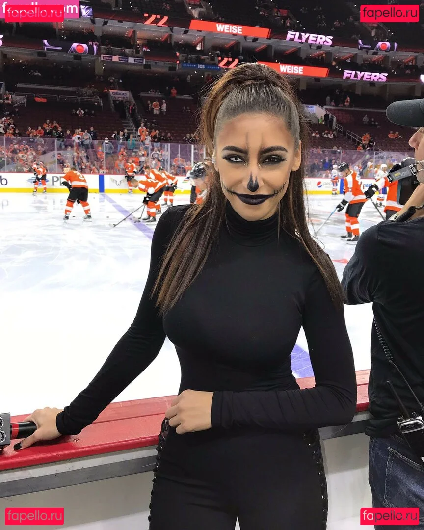 Andrea Helfrich Onlyfans Photo Gallery 