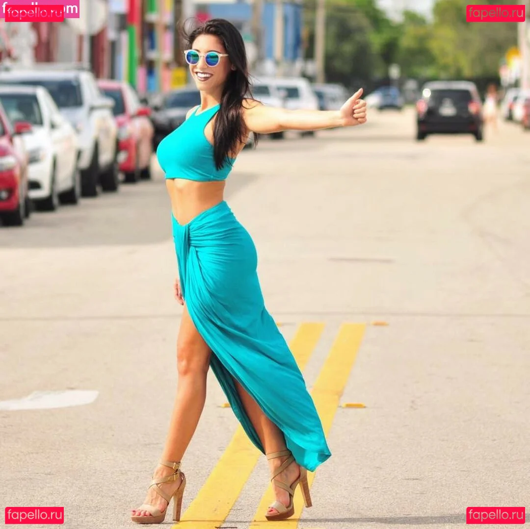 Andrea Helfrich Onlyfans Photo Gallery 