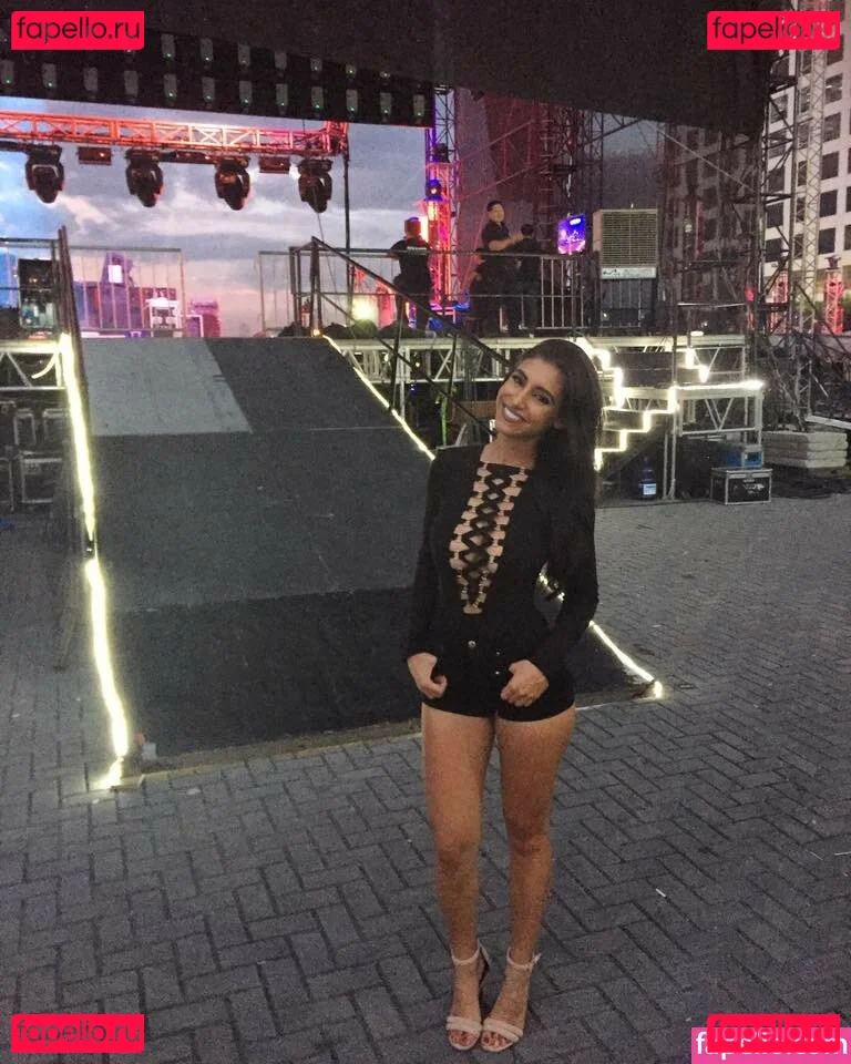 Andrea Helfrich Onlyfans Photo Gallery 