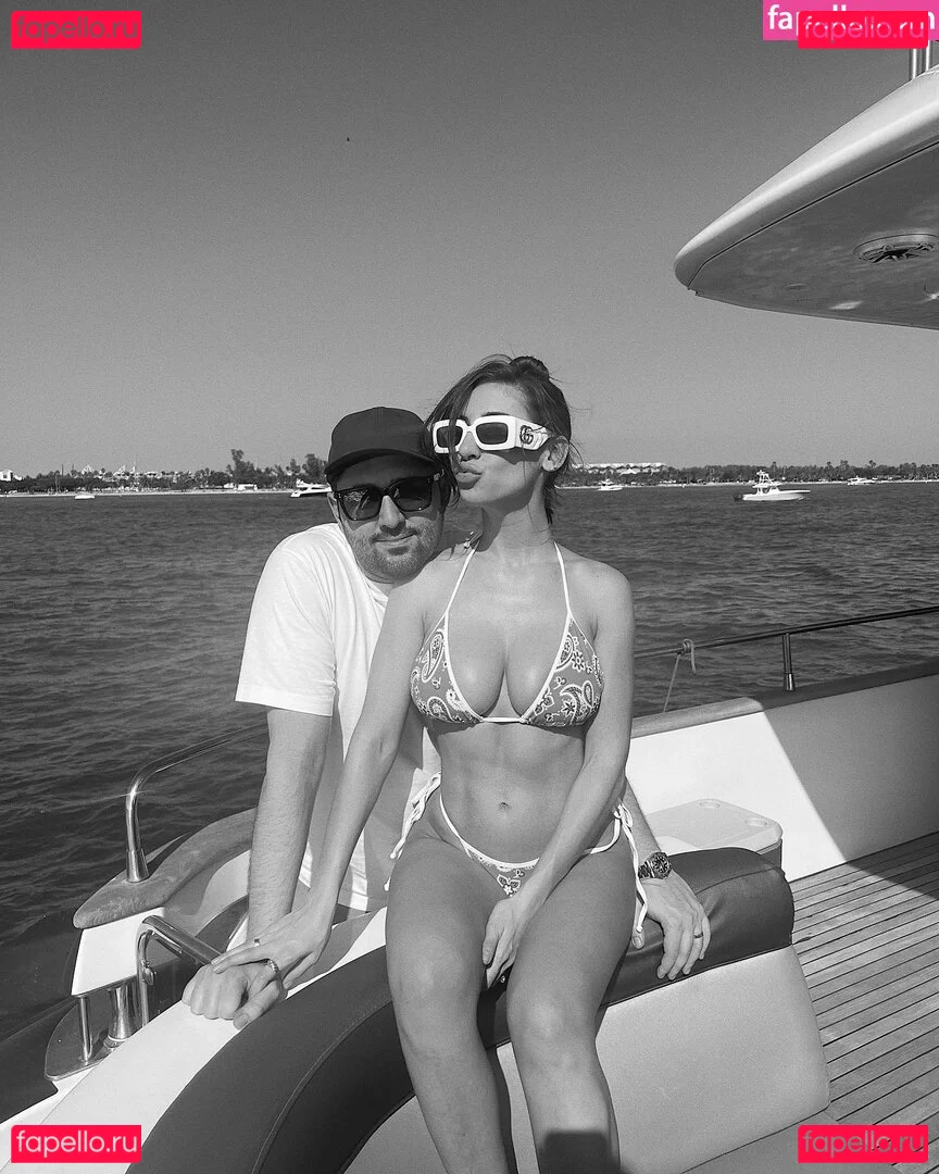 Andrea Helfrich Onlyfans Photo Gallery 