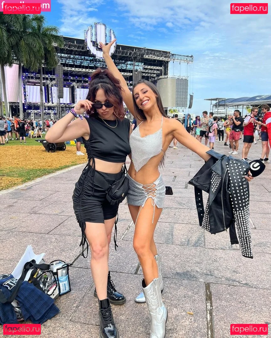 Andrea Helfrich Onlyfans Photo Gallery 