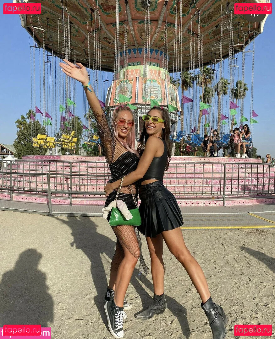 Andrea Helfrich Onlyfans Photo Gallery 