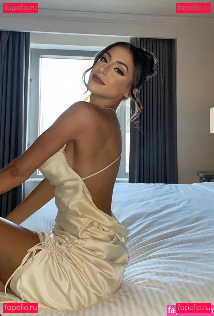 Andrea Helfrich Onlyfans Photo Gallery 