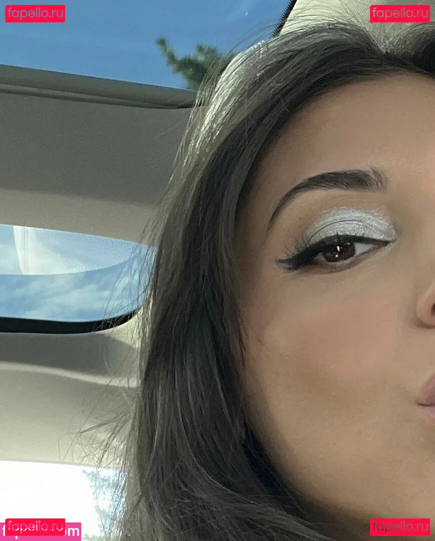 Andrea Helfrich Onlyfans Photo Gallery 