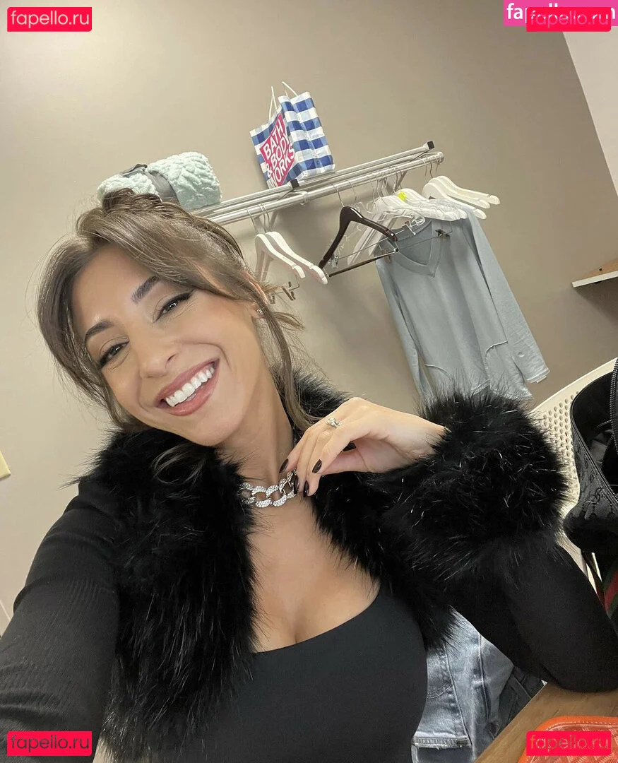 Andrea Helfrich Onlyfans Photo Gallery 