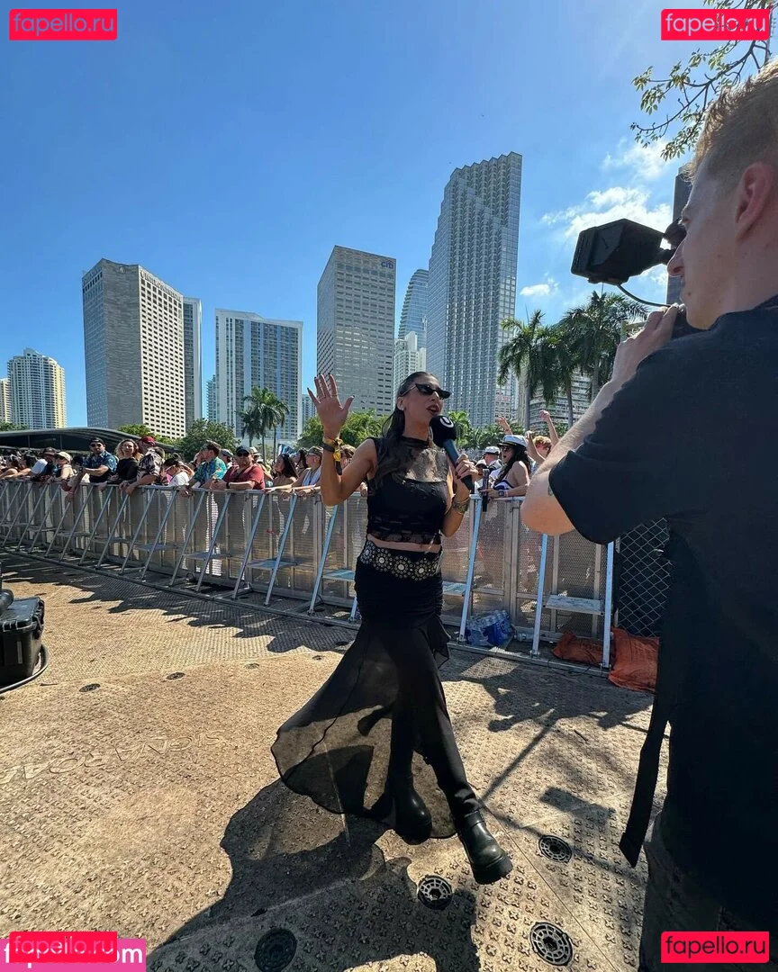 Andrea Helfrich Onlyfans Photo Gallery 