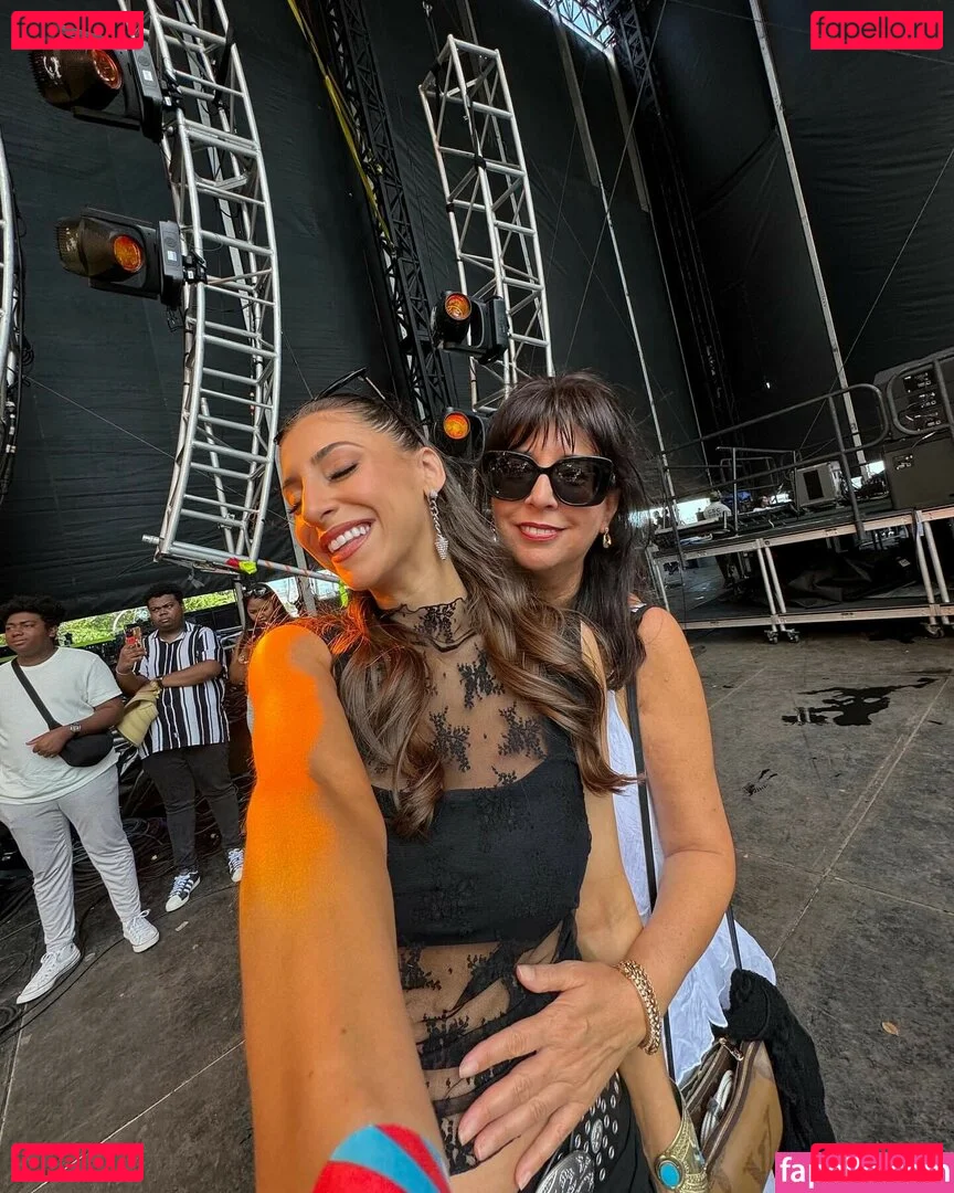 Andrea Helfrich Onlyfans Photo Gallery 