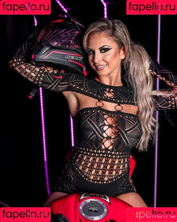 Danni Ellexo Onlyfans Photo Gallery 