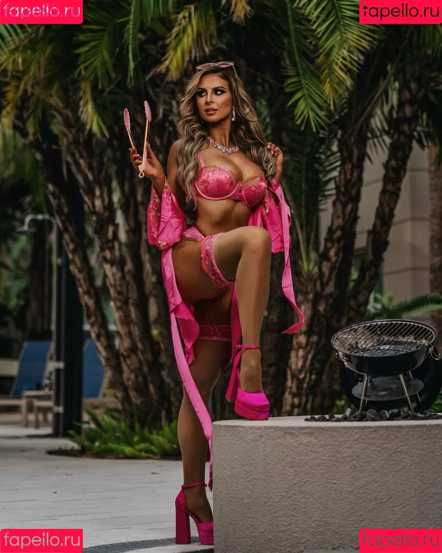 Danni Ellexo Onlyfans Photo Gallery 