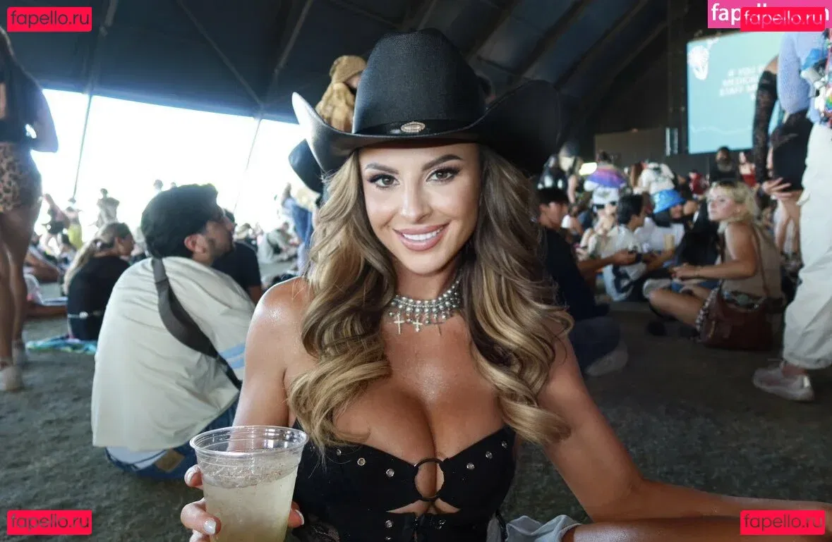 Danni Ellexo Onlyfans Photo Gallery 