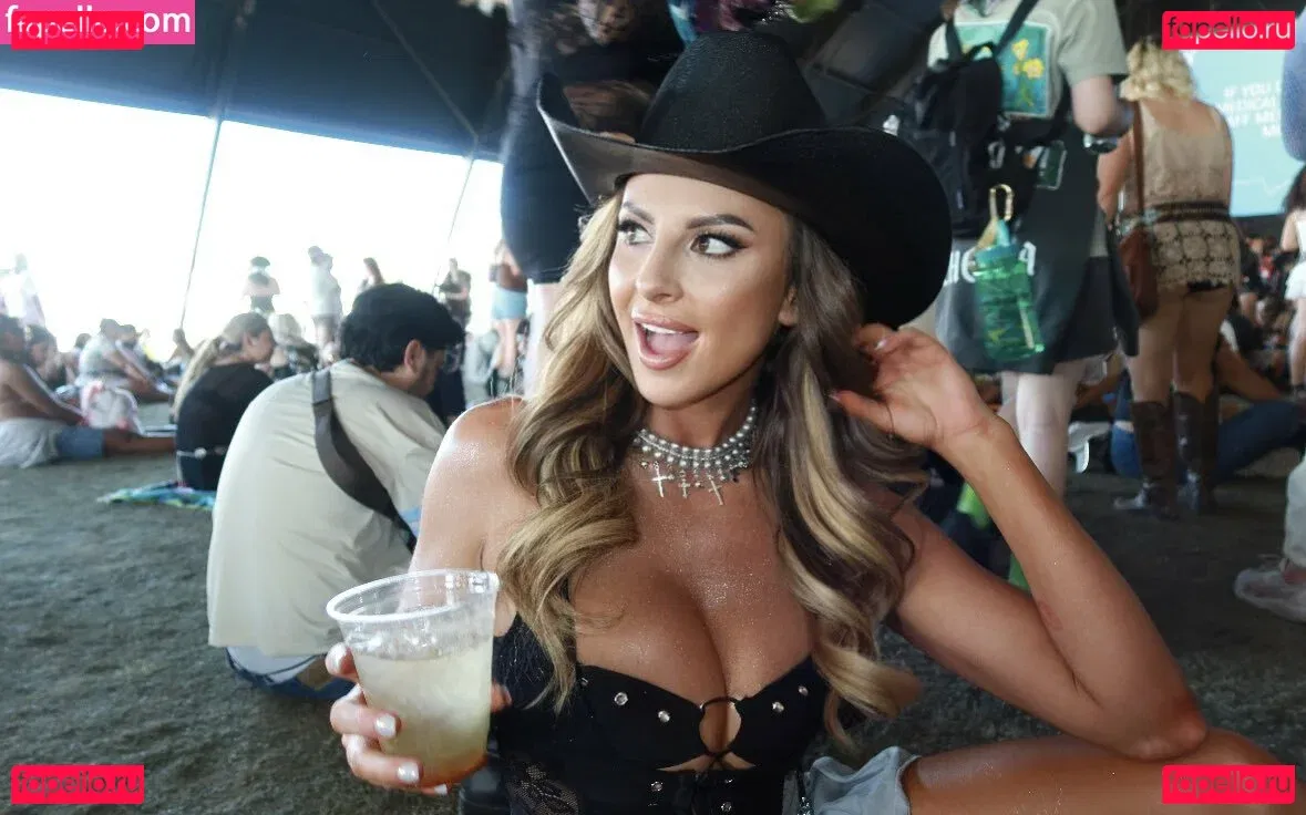 Danni Ellexo Onlyfans Photo Gallery 