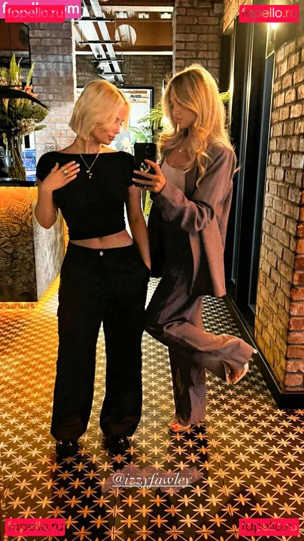 Amelia Eve Gibson Onlyfans Photo Gallery 