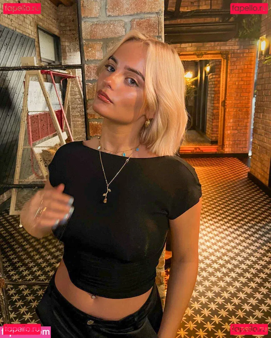 Amelia Eve Gibson Onlyfans Photo Gallery 