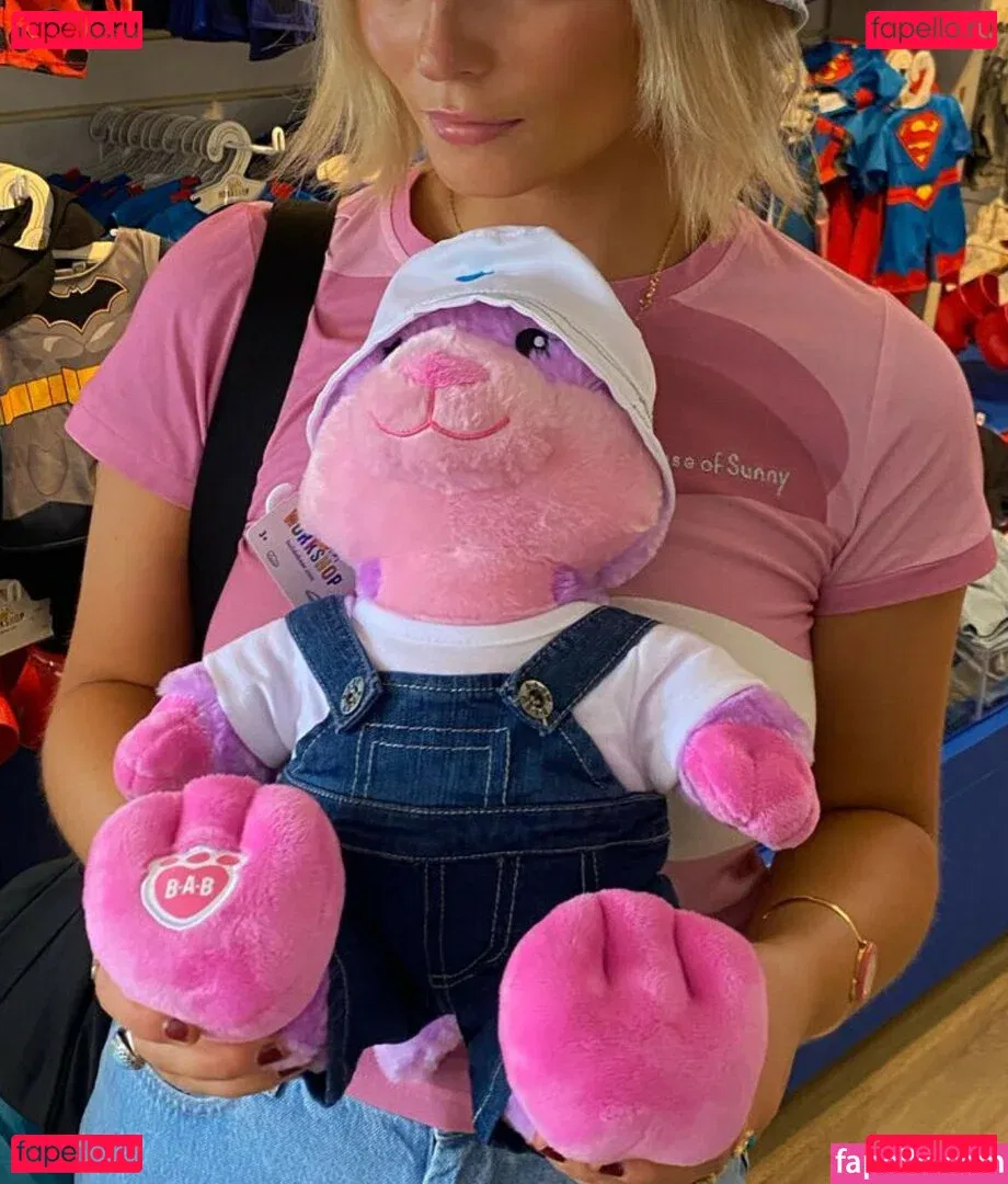 Amelia Eve Gibson Onlyfans Photo Gallery 