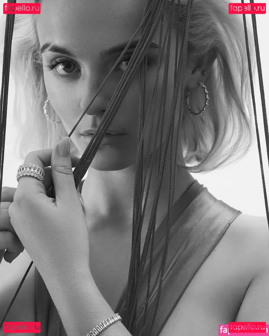 Amelia Eve Gibson Onlyfans Photo Gallery 