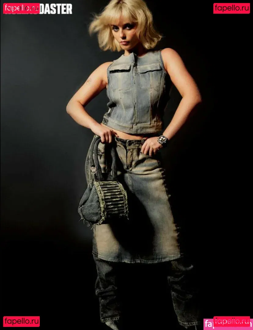 Amelia Eve Gibson Onlyfans Photo Gallery 