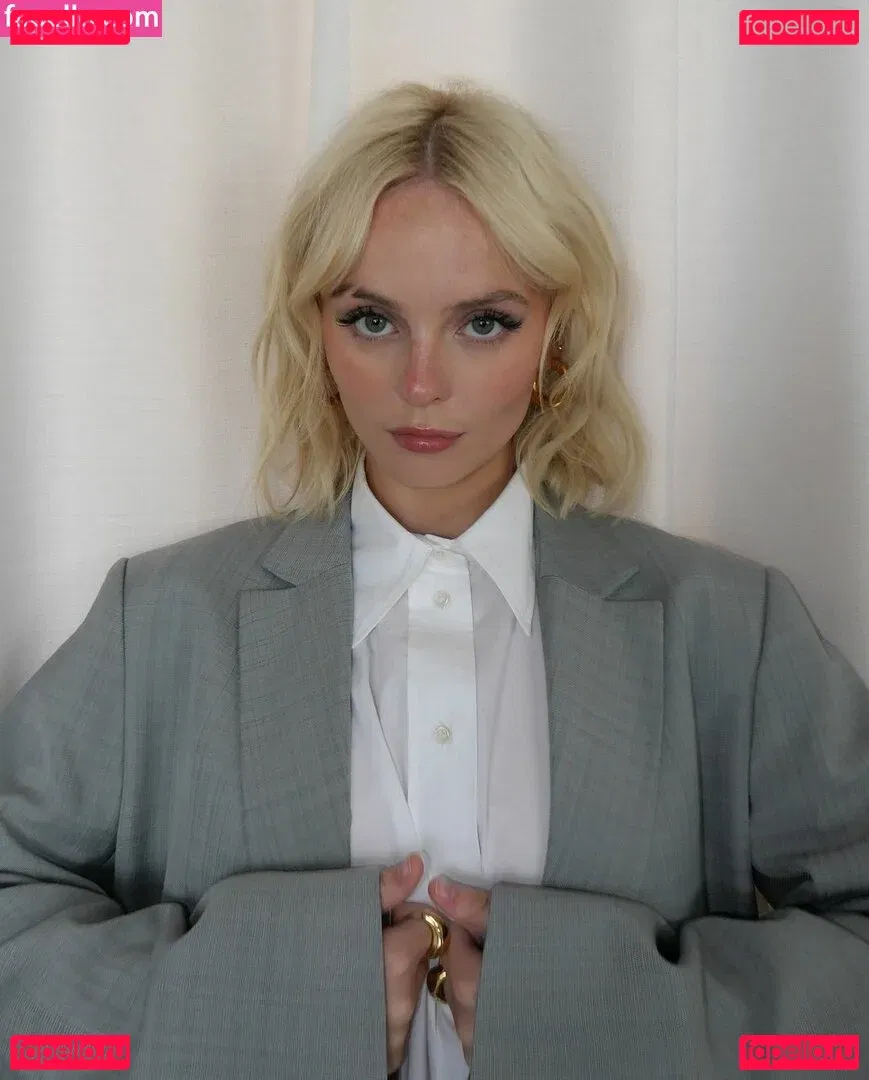 Amelia Eve Gibson Onlyfans Photo Gallery 