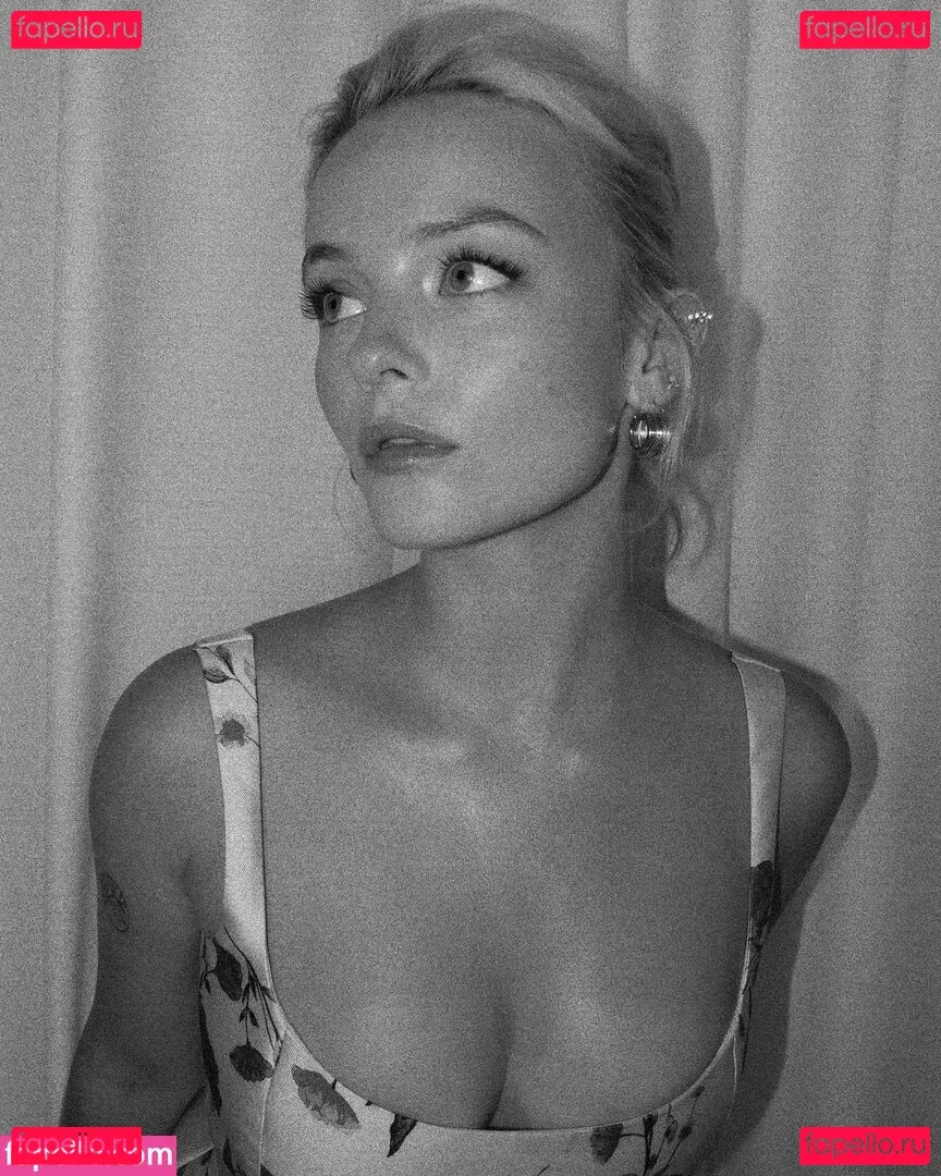 Amelia Eve Gibson Onlyfans Photo Gallery 