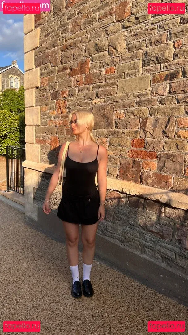 Amelia Eve Gibson Onlyfans Photo Gallery 