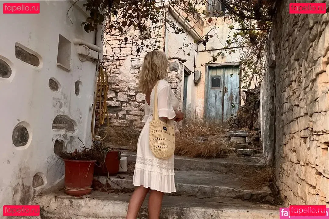 Amelia Eve Gibson Onlyfans Photo Gallery 