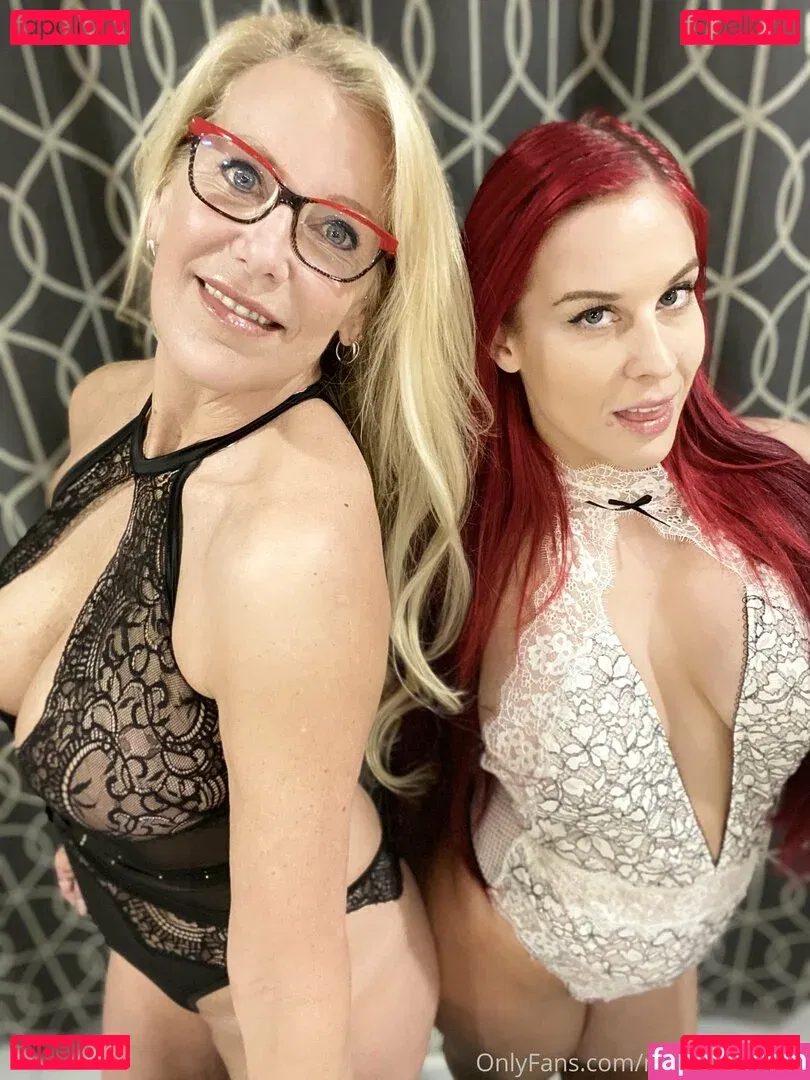 missmegansky Onlyfans Photo Gallery 