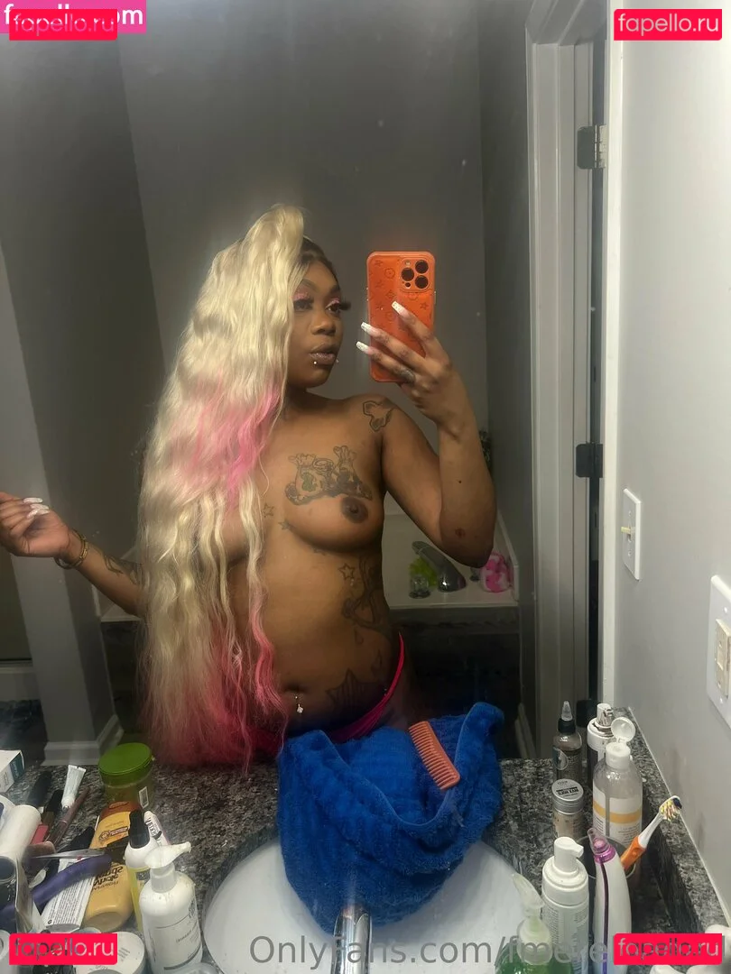 fmereloaded Onlyfans Photo Gallery 