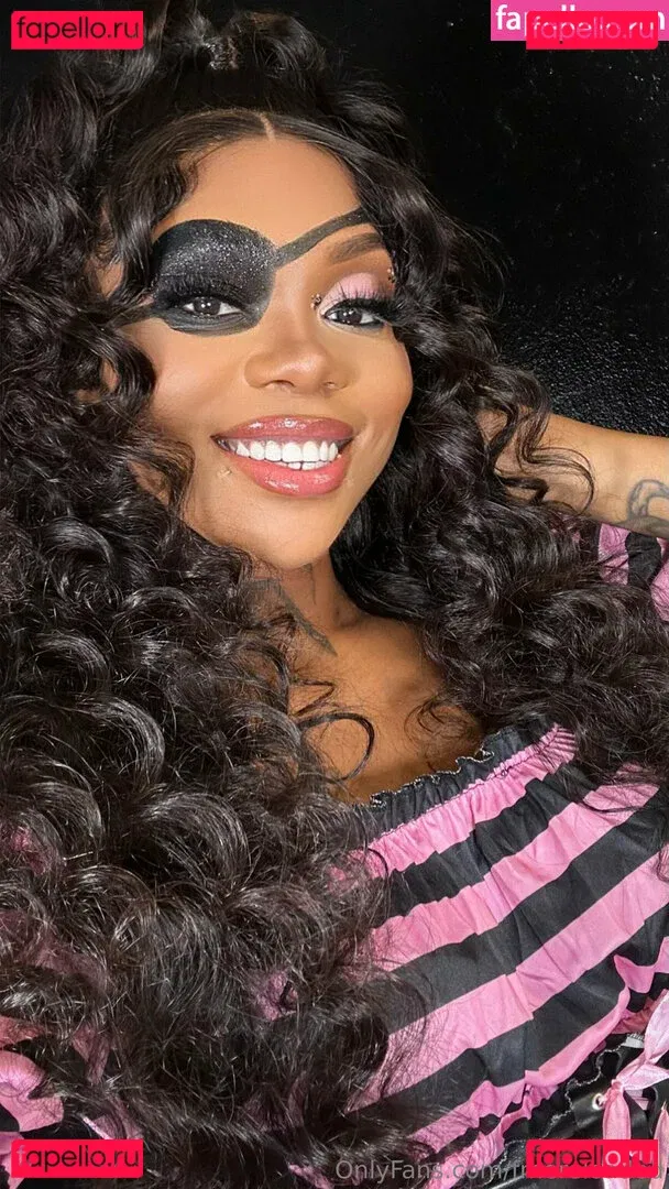 fmereloaded Onlyfans Photo Gallery 