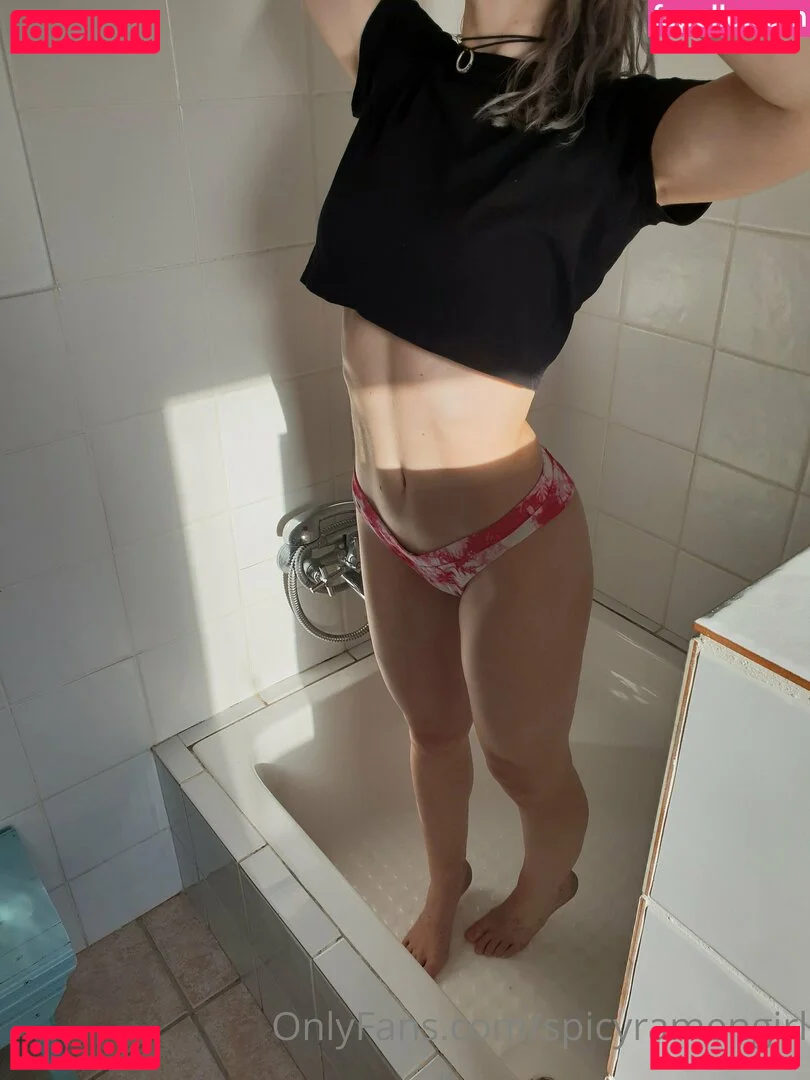 spicyramengirl Onlyfans Photo Gallery 