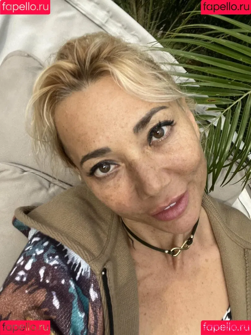 Mommy Di Onlyfans Photo Gallery 